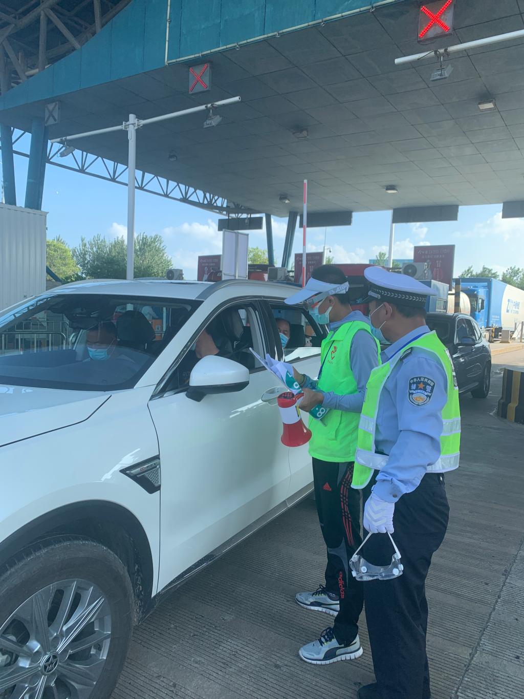 东林先锋|工程学院研究生党员坚守初心抗疫一线志愿服务受好评