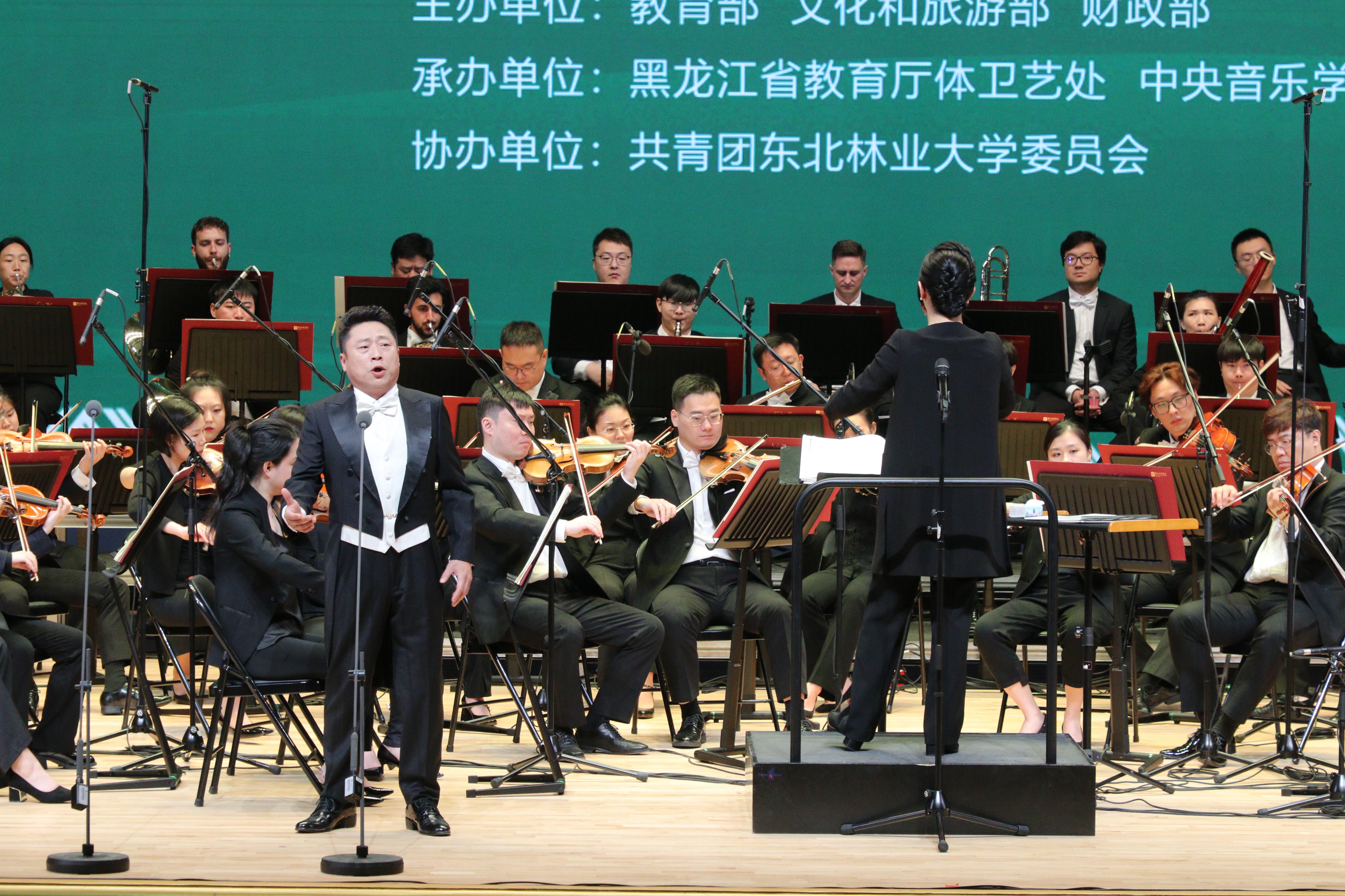 男高音歌唱家许昌演唱《今夜无人入睡》 - 副本.JPG