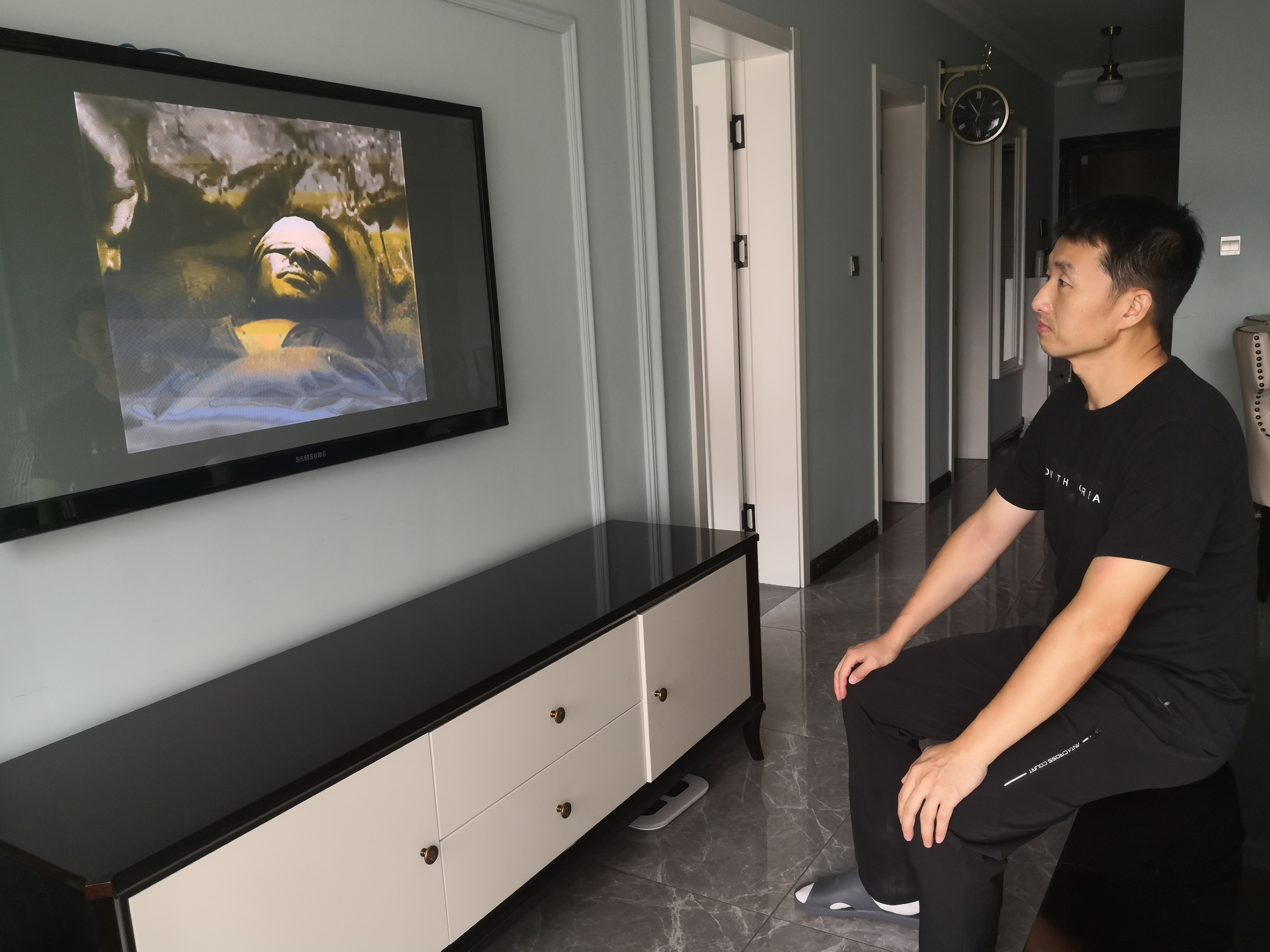 陈春晟 观看一部红色电影.jpg