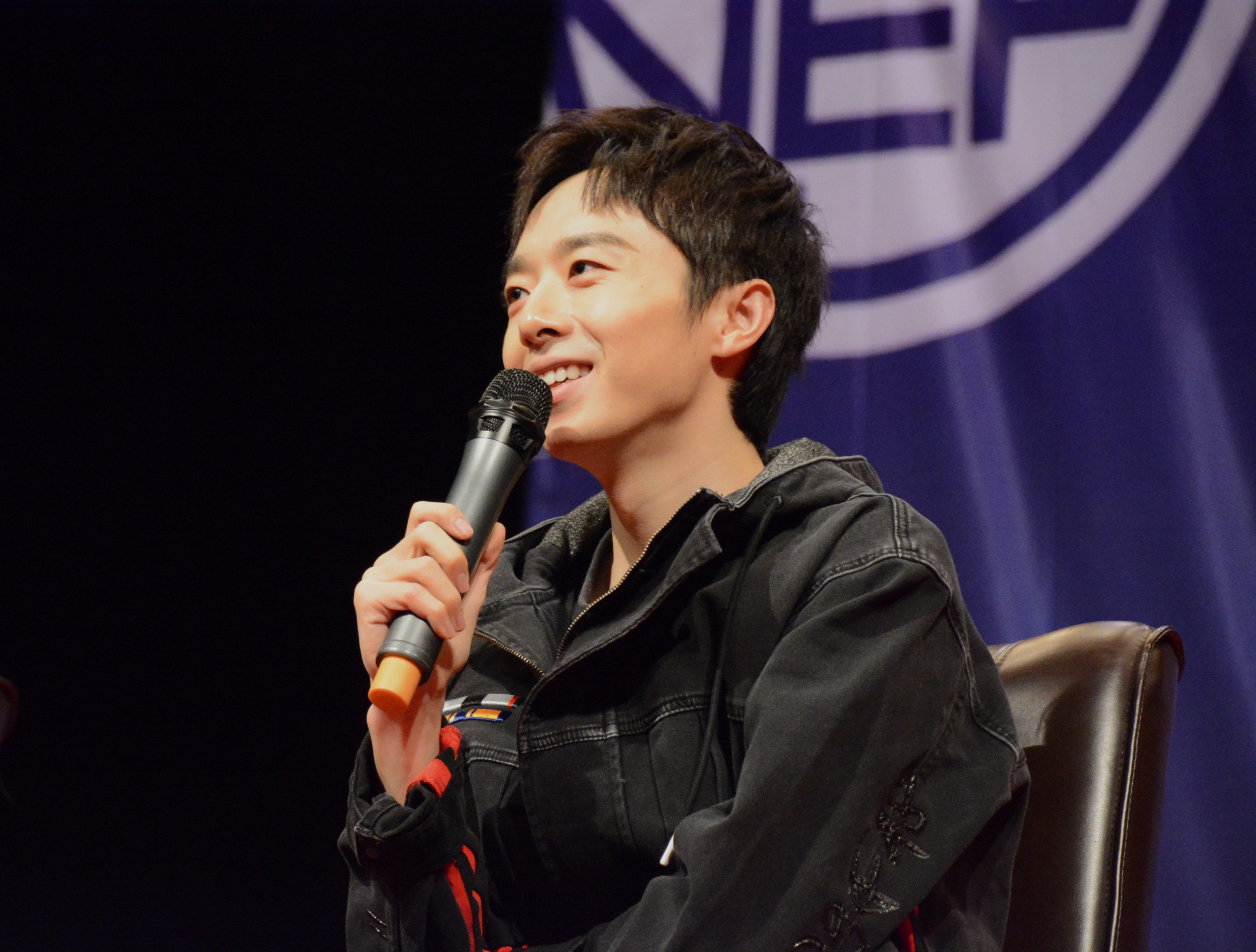 苑子豪现场与学生分享“我们最好的十年”