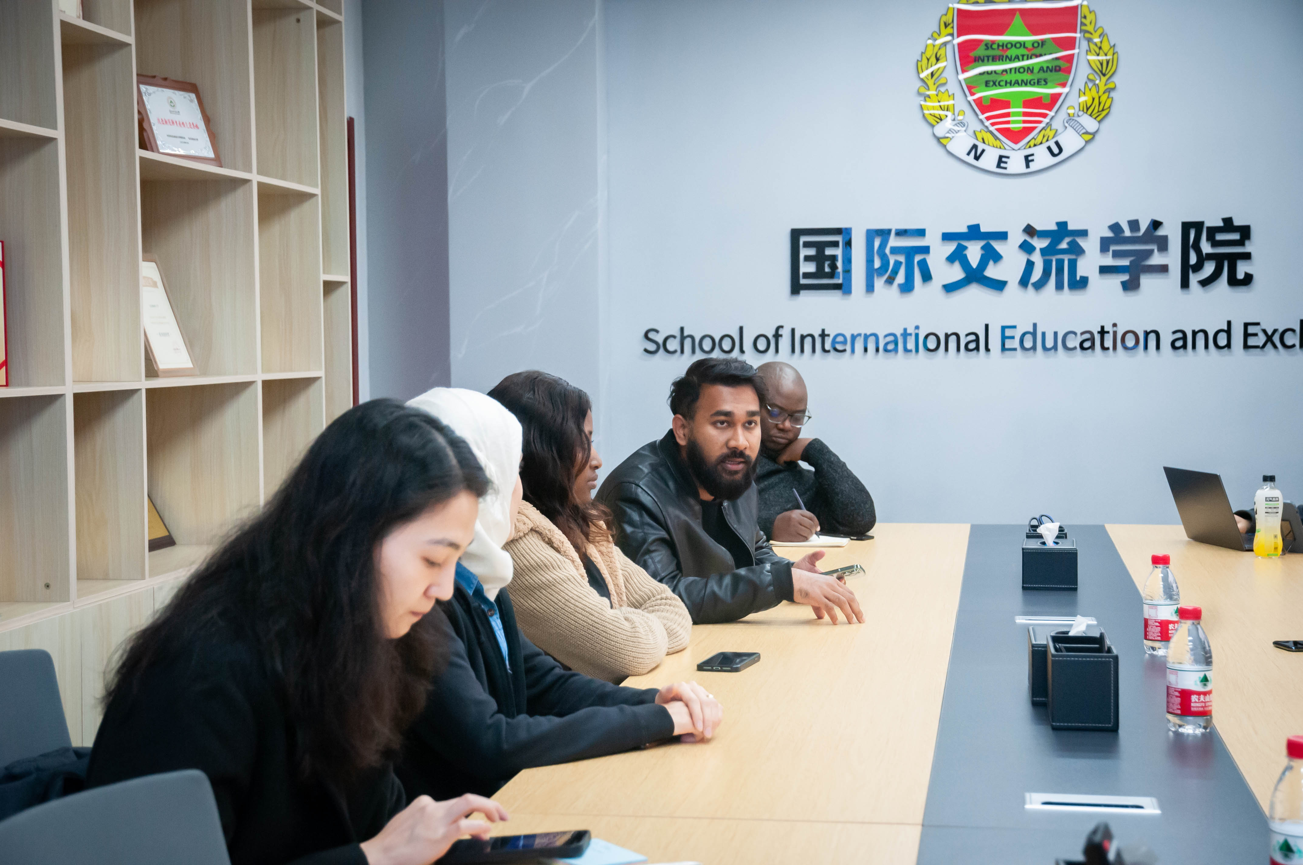 2.留学生观看第三届一带一路高峰论坛并发表感想 (4).jpg