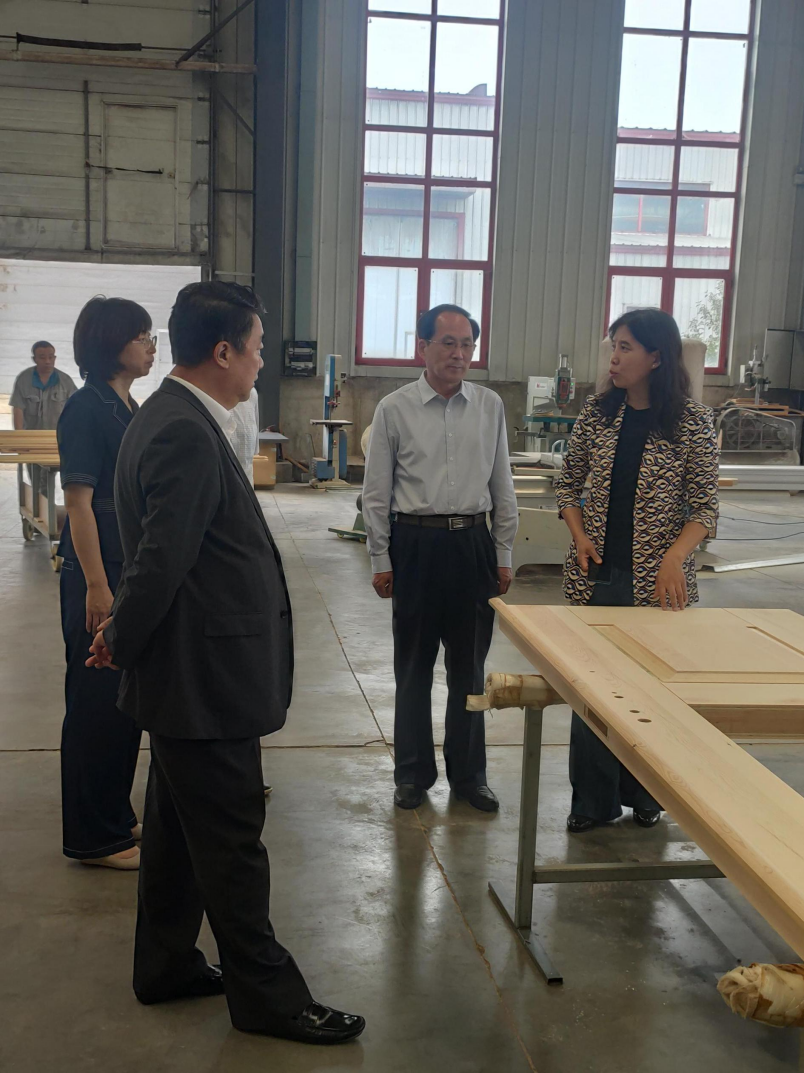 王玉琦副书记一行在辽宁伯纳德实业有限公司参观考察.png